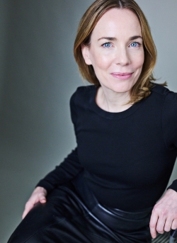 LAURA MAIN